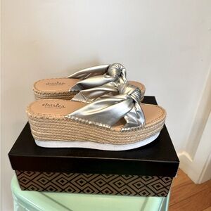 Charles David, Size 7, Silver Metallic Sandal, NWT, in box
